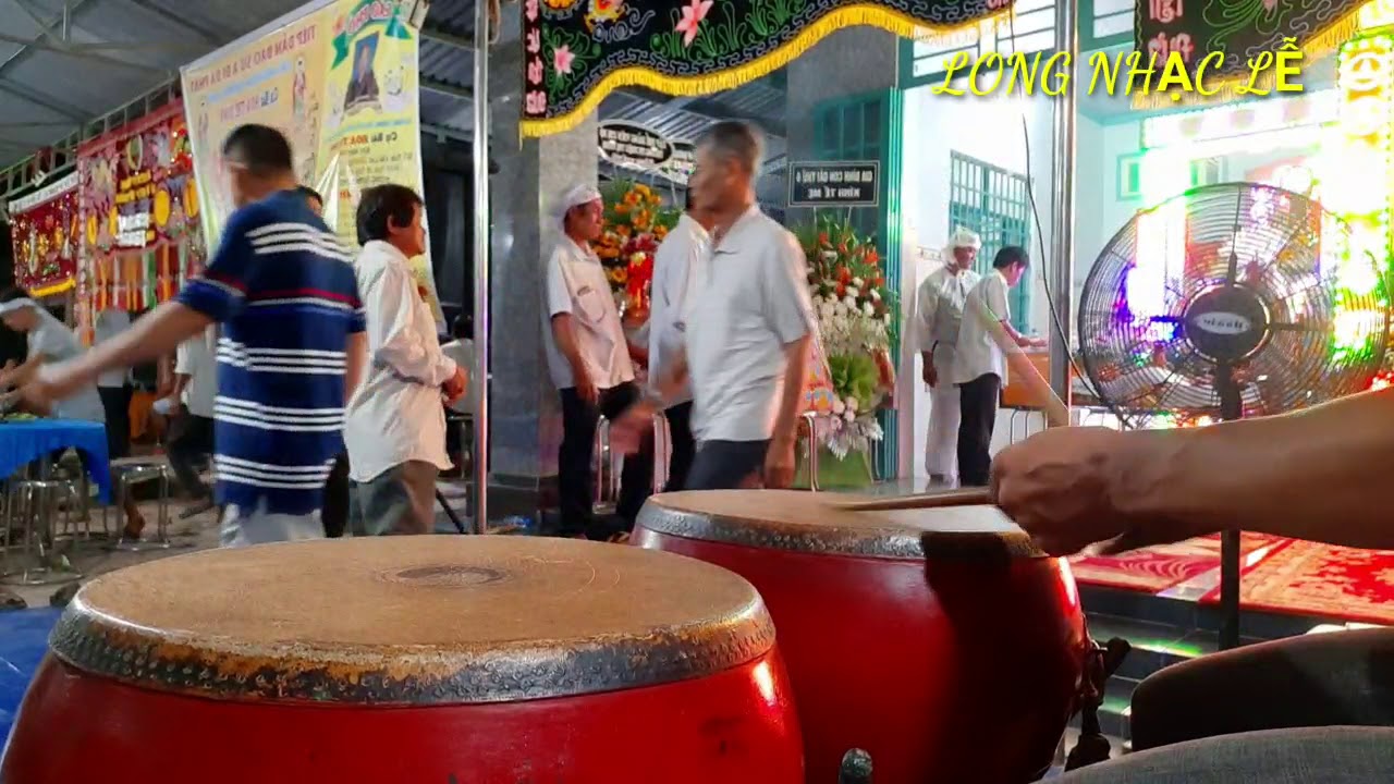 Đánh Trống Rất Hây Anh Ấy Có Làn Roi Quá Tuyệt Chiu/Long Nhạc Lễ
