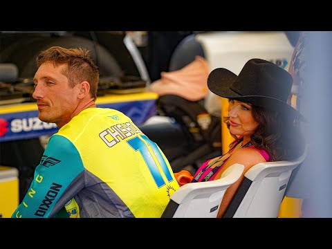 FOUND A COWGIRL AT SUPERCROSS!! - Nashville Supercross