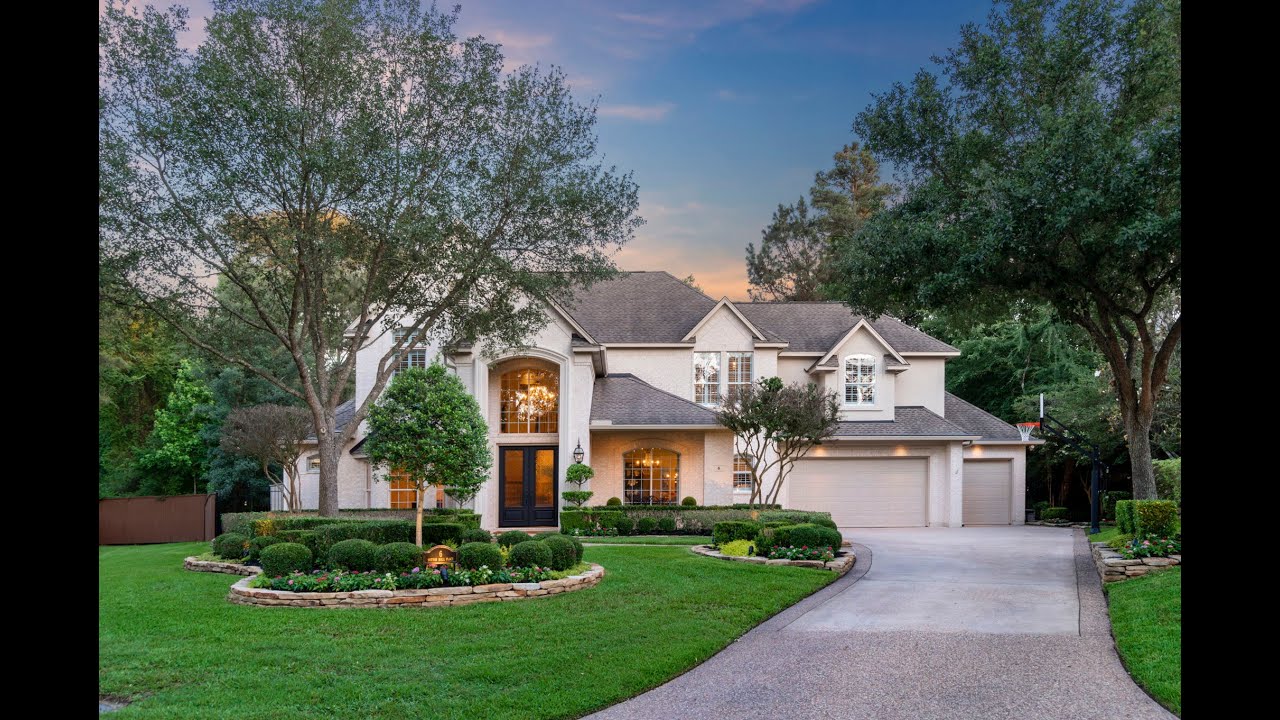 Custom Home with Pool House in The Woodlands, Texas