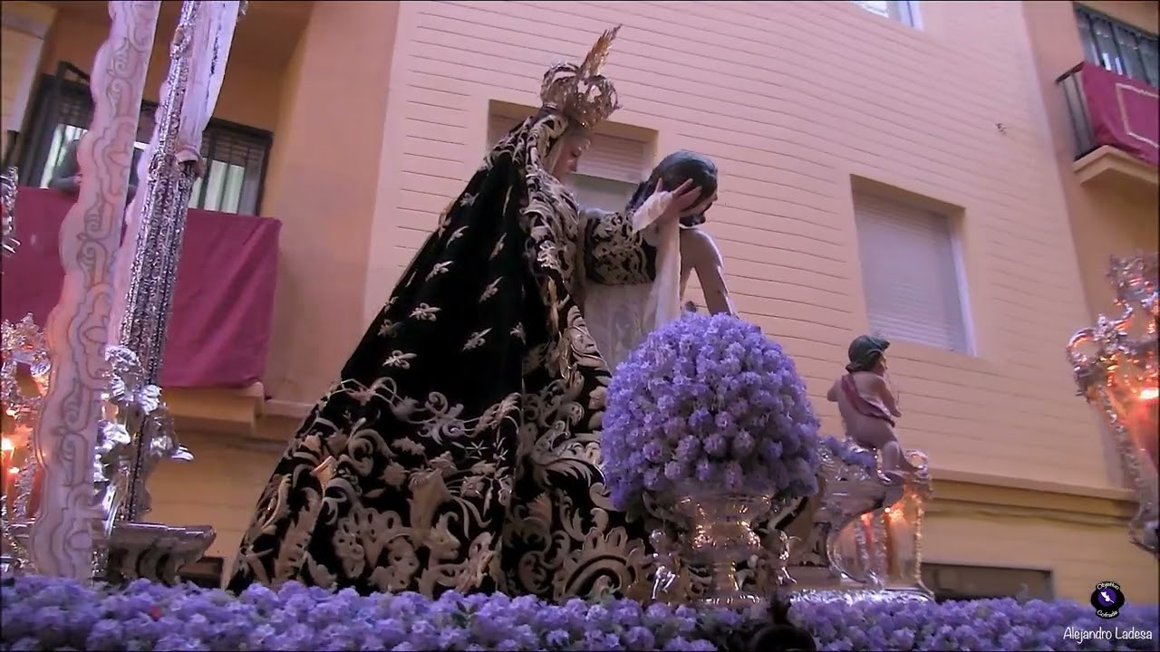 Hermandad de los Servitas por la calle Bustos Tavera 2025