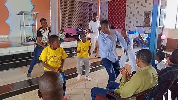 Glory to God   ..youth performing rose muhando x ringtone.WALIONICHEKA#@birikani voi Amazing dance🔥