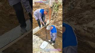 Satisfying Construction: Watch Engineers Perform Light Dynamic Penetration Testing! 🏗️📊↓