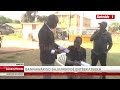 Agabuutikidde:  Okulonda ba ssentebe b'ebyalo. Abantu e Wakiso bajjumbidde okwewandiisa