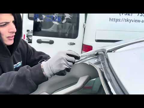 Skyview Auto Glass Elgin video
