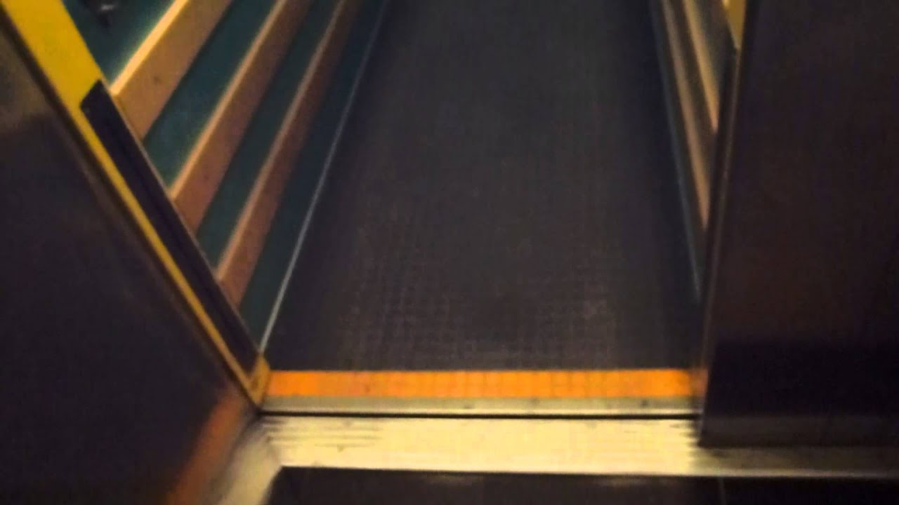 DEVE Hydraulic elevator, WPM mod  @ Täby Centrum