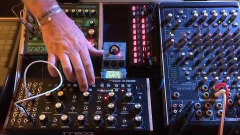 Erebus + Moog M32 = simple ambient jam