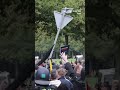 Nasilen protest skrajne desnice v Haagu