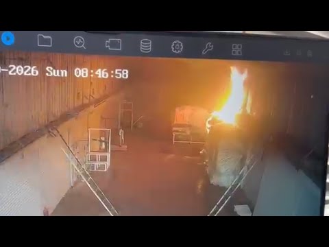 Как начался пожар на рынке «Мадина». Видео с камер наблюдения