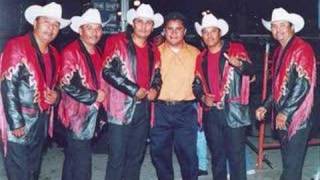 Video thumbnail of "VAgon Chicano: El Bolero"