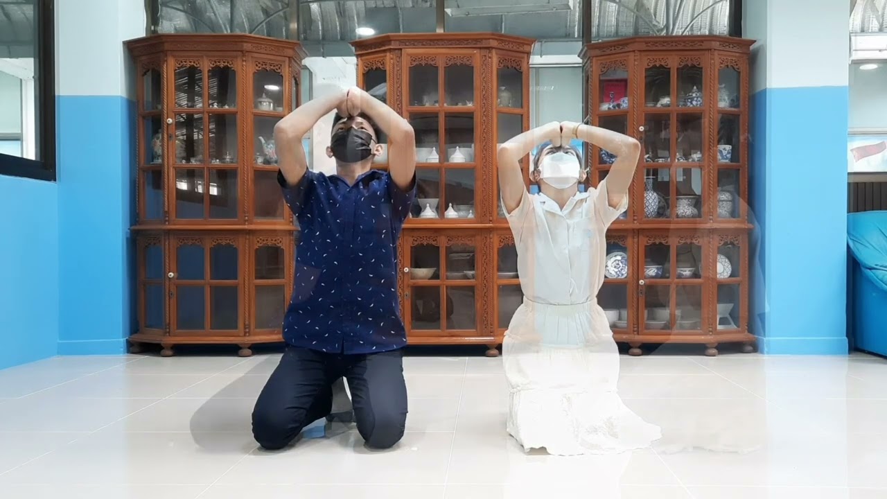 4.การถวายความเคารพแบบโบราณราชประเพณี