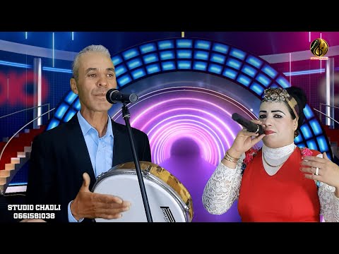 الفنان والشاعراللدي أعطى الكتيرللاغنية الأمازيغية موحى حديوي يغني كلماته رفقة المجموعة