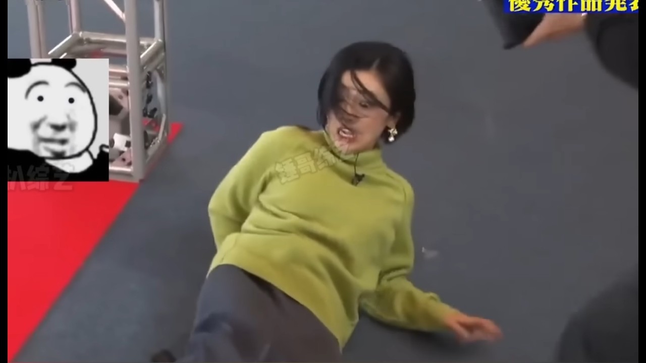 開けたら最悪…祝賀バルーンからゴキブリ爆誕！