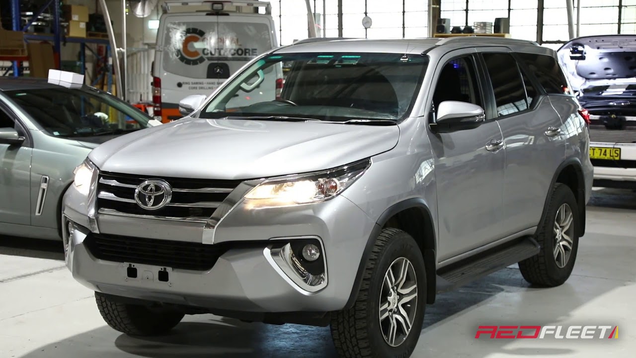 UNMARKED POLICE VEHICLES WITH RED BLUE FLASHING LIGHTS WITH REDFLEET