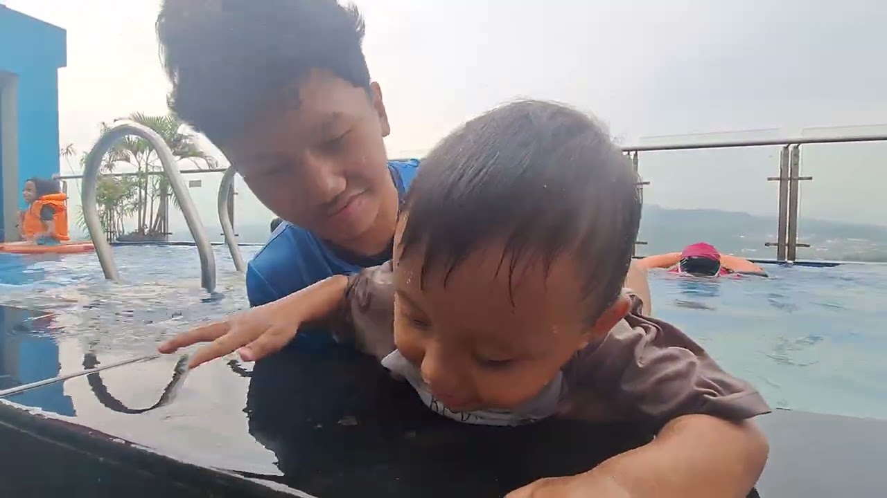 Abang meshaal ngevlog @biglandhotelsentul