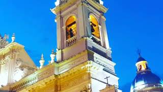Campanas en vuelo catedral Salta República Argentina
