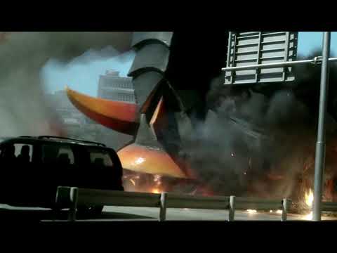 Kaiju steps on a car while walking! (Loop)