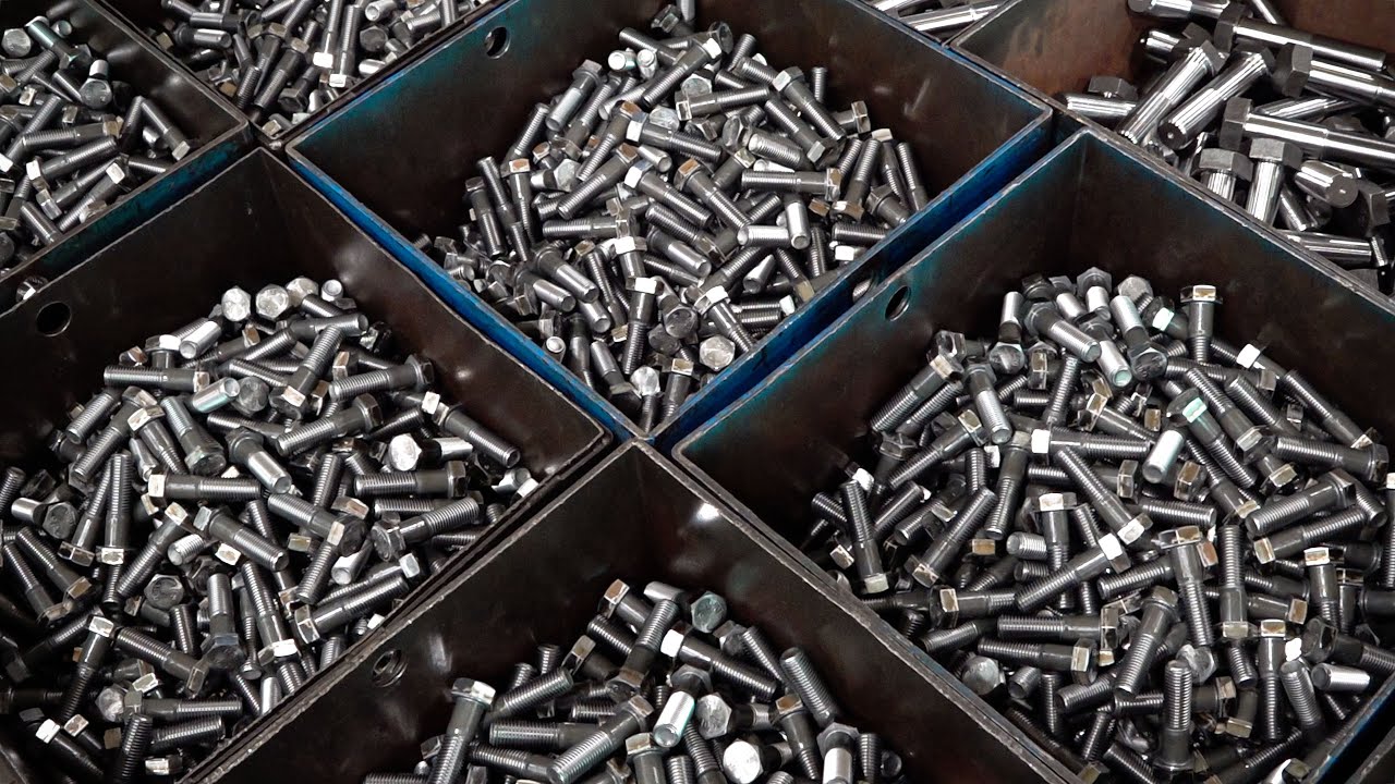 Процесс производства крупных болтов, используемых в различных отраслях промышленности