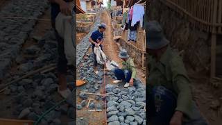 এই কারণেই ইন্দোনেশিয়ার রাস্তাগুলো ১৫০ বছরেও ভাঙে না | Road construction