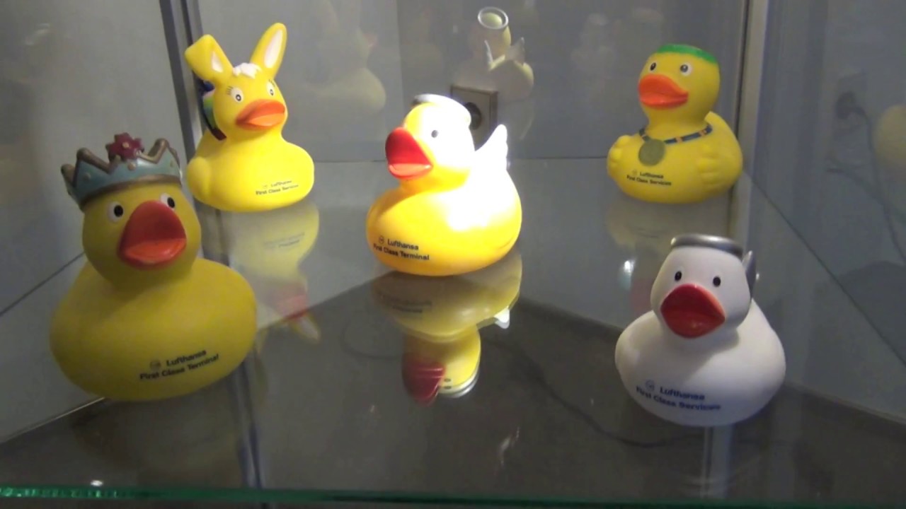 LUFTHANSA GERMAN AIRLINES - New First Class Lounge - LH Star Alliance Member