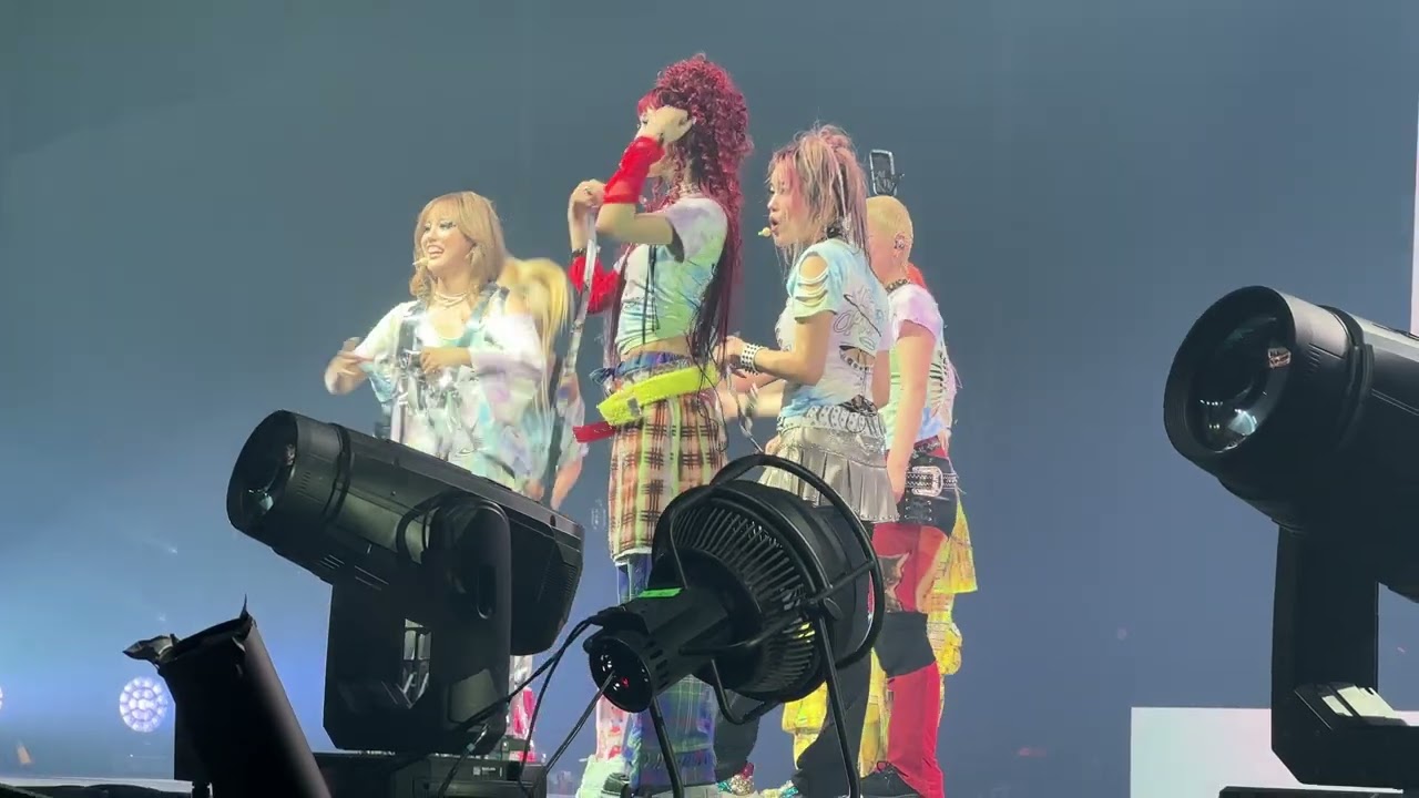 XG - Left Right + ending live in Berlin Germany