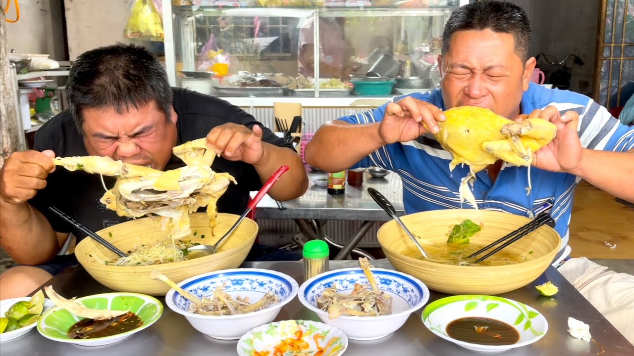 Không Dám Tin 2 Tô Mì Khổng Lồ 2 Con Gà Chà Bá 2 Cha Này Làm Hết Ráo