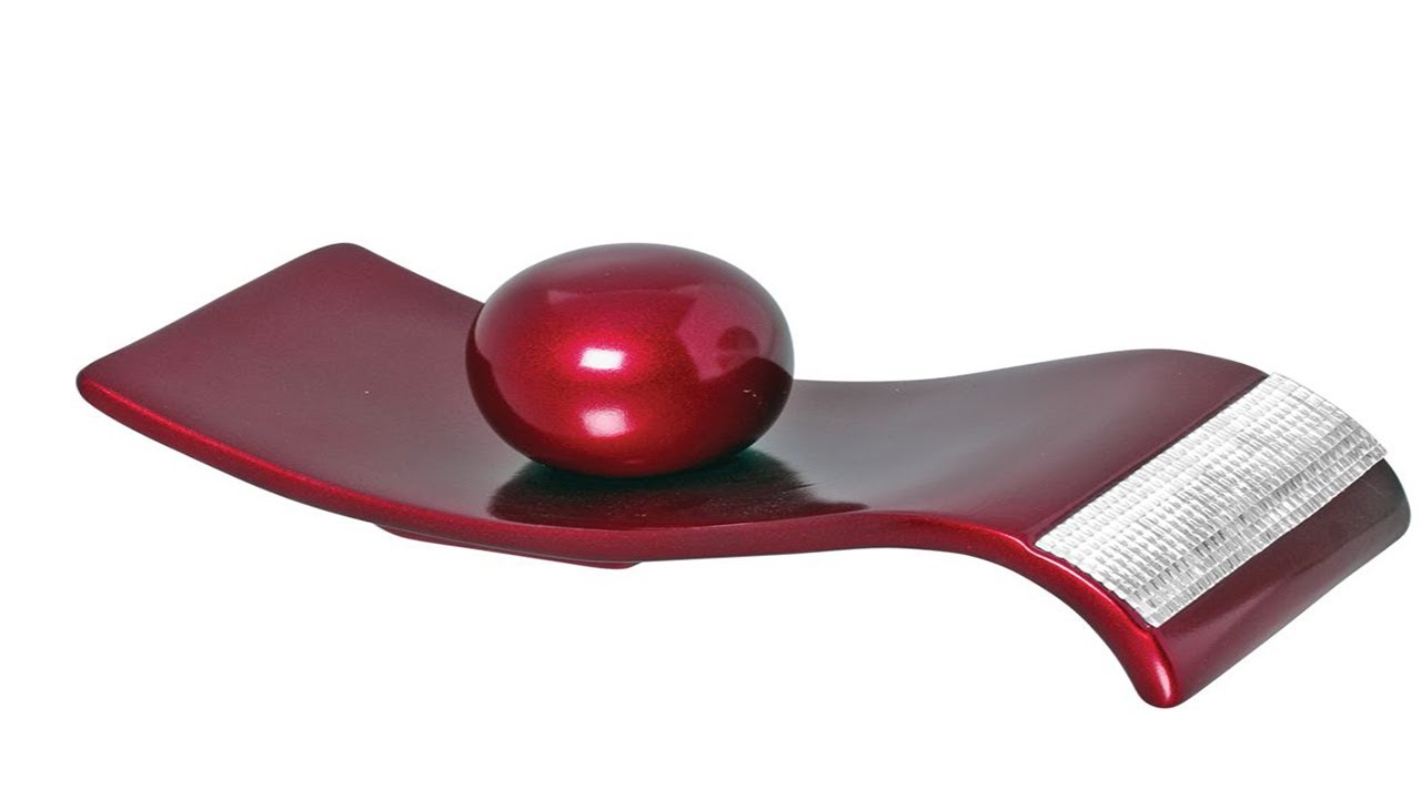 ARTESANATO FAÇA VOCÊ MESMO. BANDEJA E ESFERA FEITAS COM MATERIAIS RECICLÁVEIS. ESPONJA VELHA.