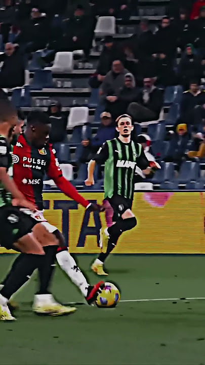 Caleb Ekuban fires Genoa in front VERY LATE in the day 💫#SassuoloGenoa #SerieATIM💎