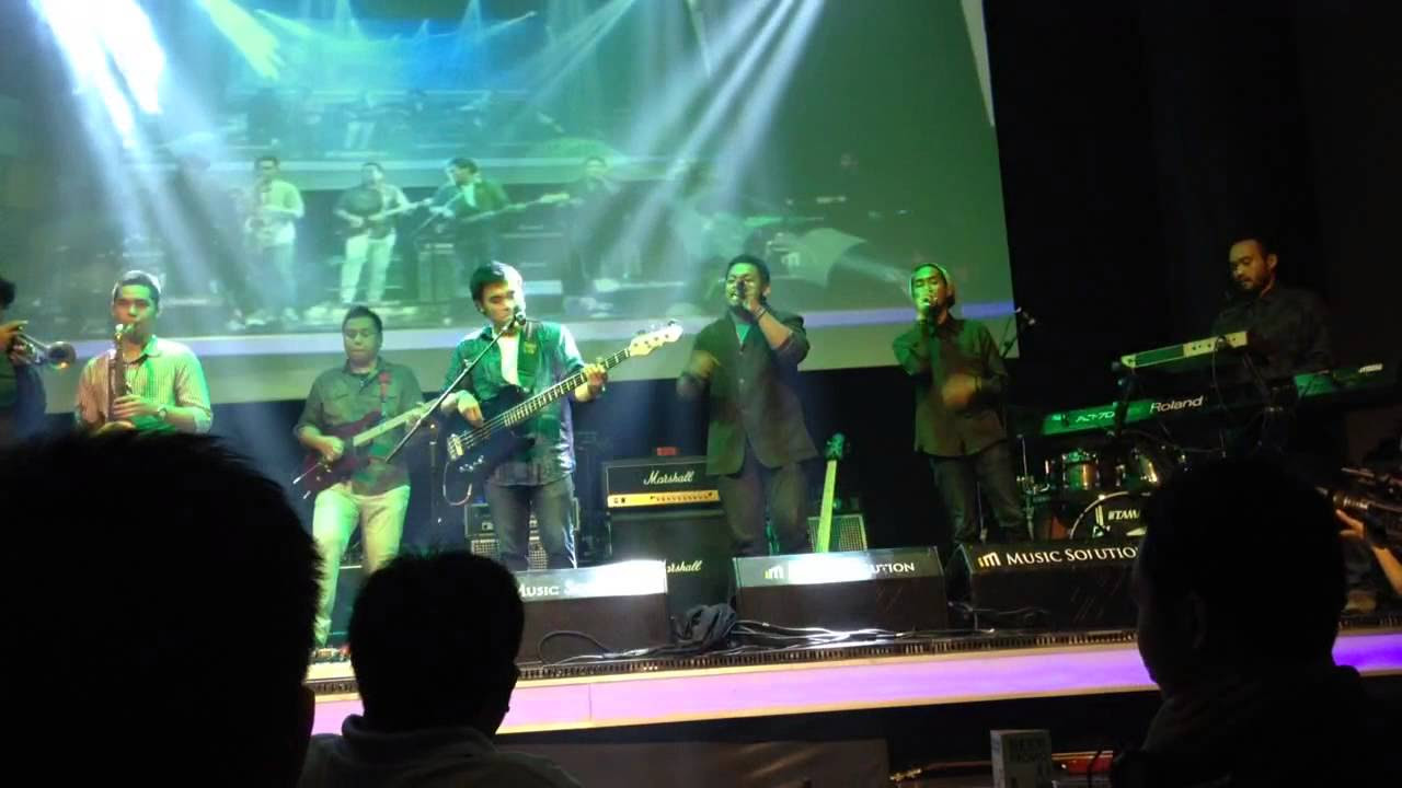 Barry Likumahuwa Project   Beranjak Pergi  Center Stage Surabaya