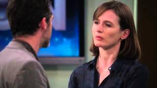 The Newsroom 1x09 - Will McAvoy struggles with his pants