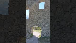 Zřícenina hradu Werdenfels u Garmisch Partenkirchenu