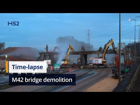 Timelapse shows M42 bridge demolition by HS2 contractors