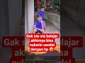 Gak sia-sia belajar akhirnya bisa nukerin sandal dengan hp 🤣
