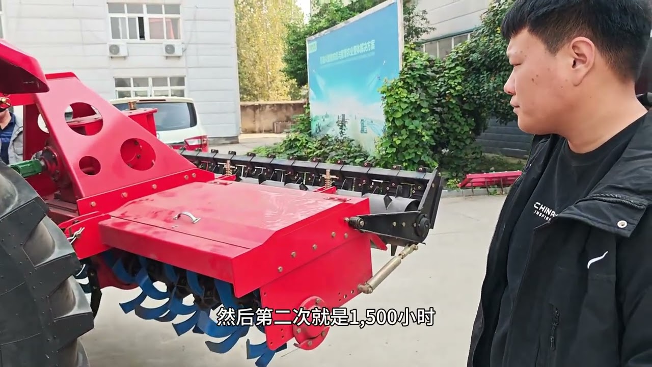 小伙提台东方红1604满配拖拉机，走前详细讲解一下操作和保养 