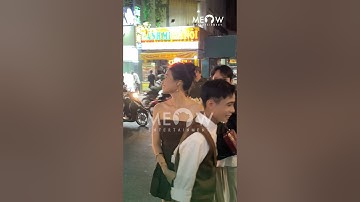 Bắt gặp Tuấn Dũng đợi ở cửa xe, nắm tay Lê Lộc xuất hiện ở sự kiện, hóng đám cưới của 2 người