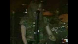 AVRIL LAVIGNE-NAKED (LIVE MEXICO CITY, OCT 28, 2002)