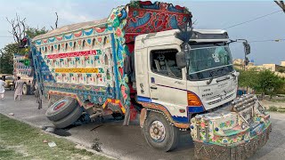 Due To Overload Truck Back Axle was Broke Down in Middle || How To Repair Broken Axle