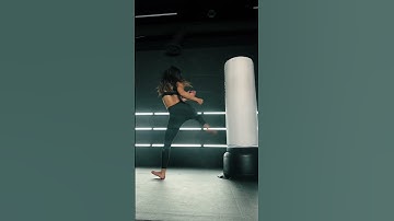 Girl Beats the Sh*t out of this Punching Bag 😮‍💨😈 #martialarts