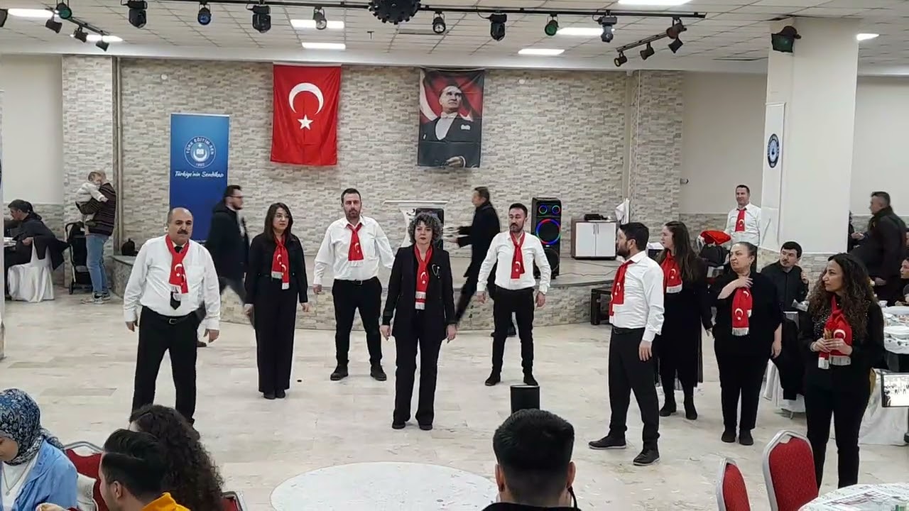 Türk Eğitim Sen folklor ekibi 
