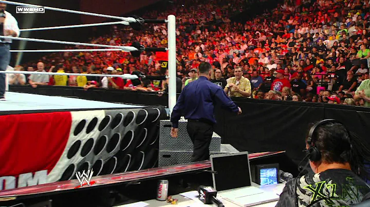 Raw: Vickie Guerrero meets Michael Cole in a dance