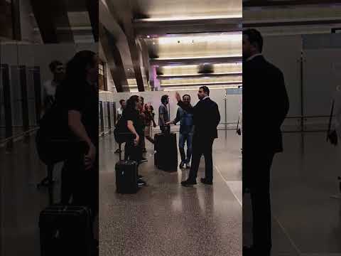 وصول الفنان بديع ابو شقرة و ايفون الهاشم ابطال مسرحية شارع الحمرا مطار حمد الدولى فى الدوحة قطر