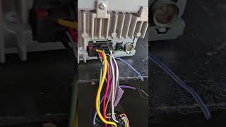 ¿Cómo conectar un relay en el estéreo? #caraudio #estereo