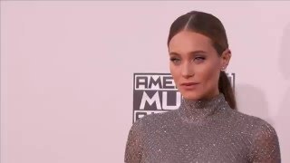 Hannah Davis Red Carpet Fashion AMAs 2015 Net Worth