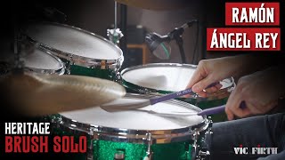 VIC FIRTH® HB Baquetas Efectos Heritage Brush video