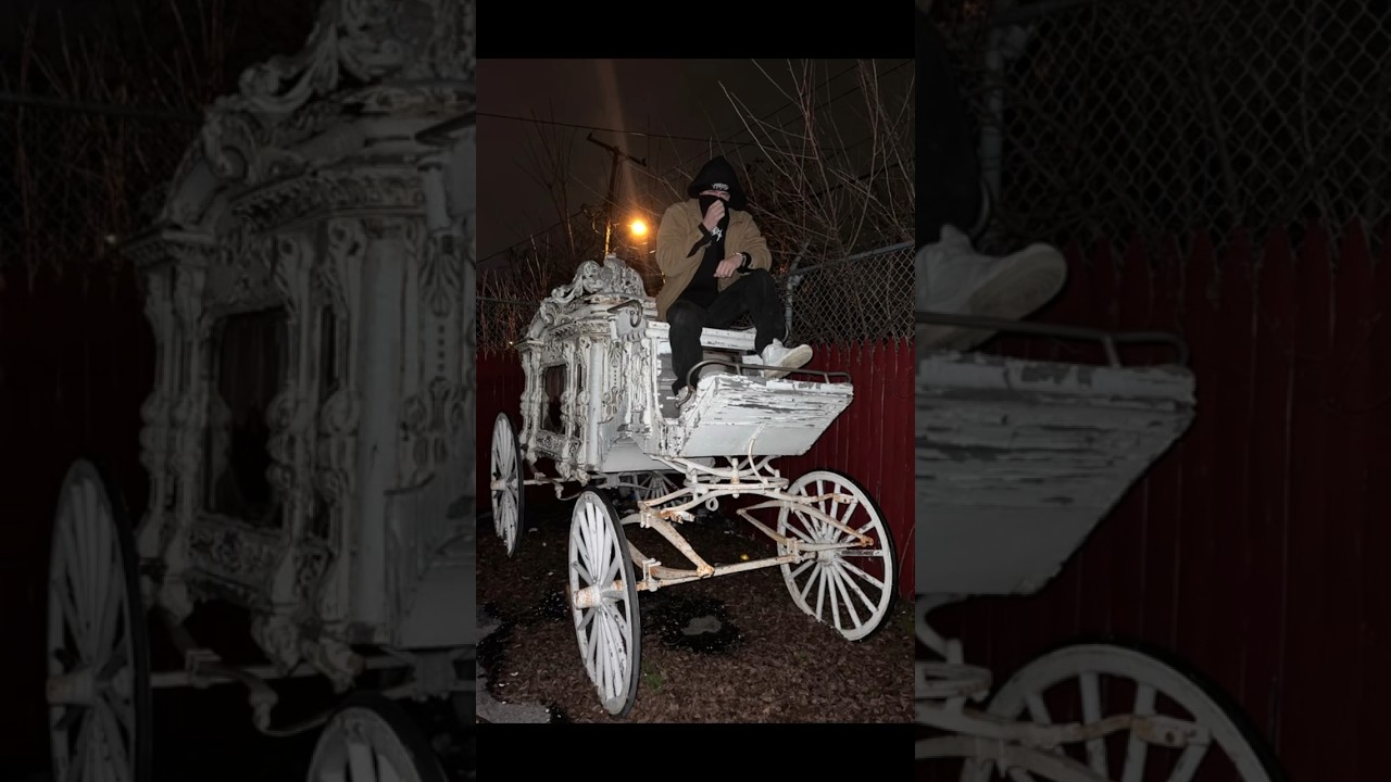 We found an abandoned funeral carriage 🪦 