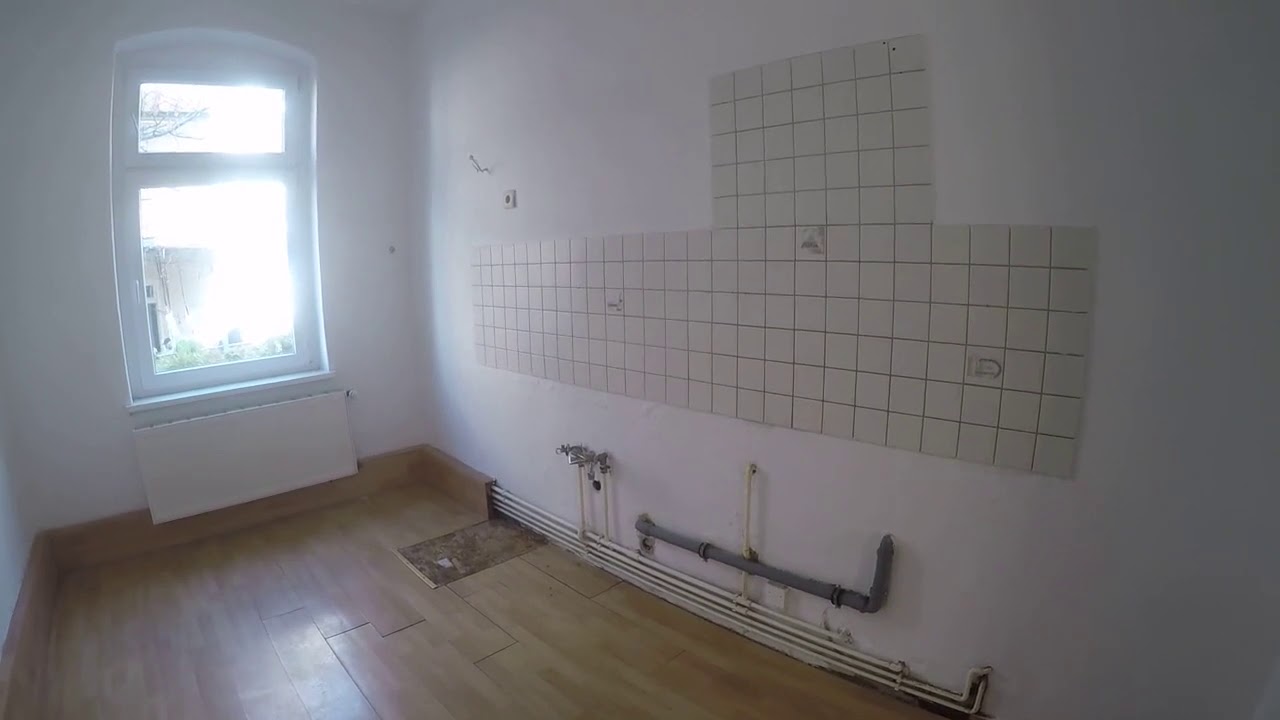 vor der Sanierung coole helle  #Mietwohung 3 Zimmer, mit großer Wohnküche und  #Duschbad mit Fenster