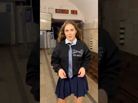 Все часы в метро только для того, чтобы студенты не опаздывали на пары #izmetro #изметро