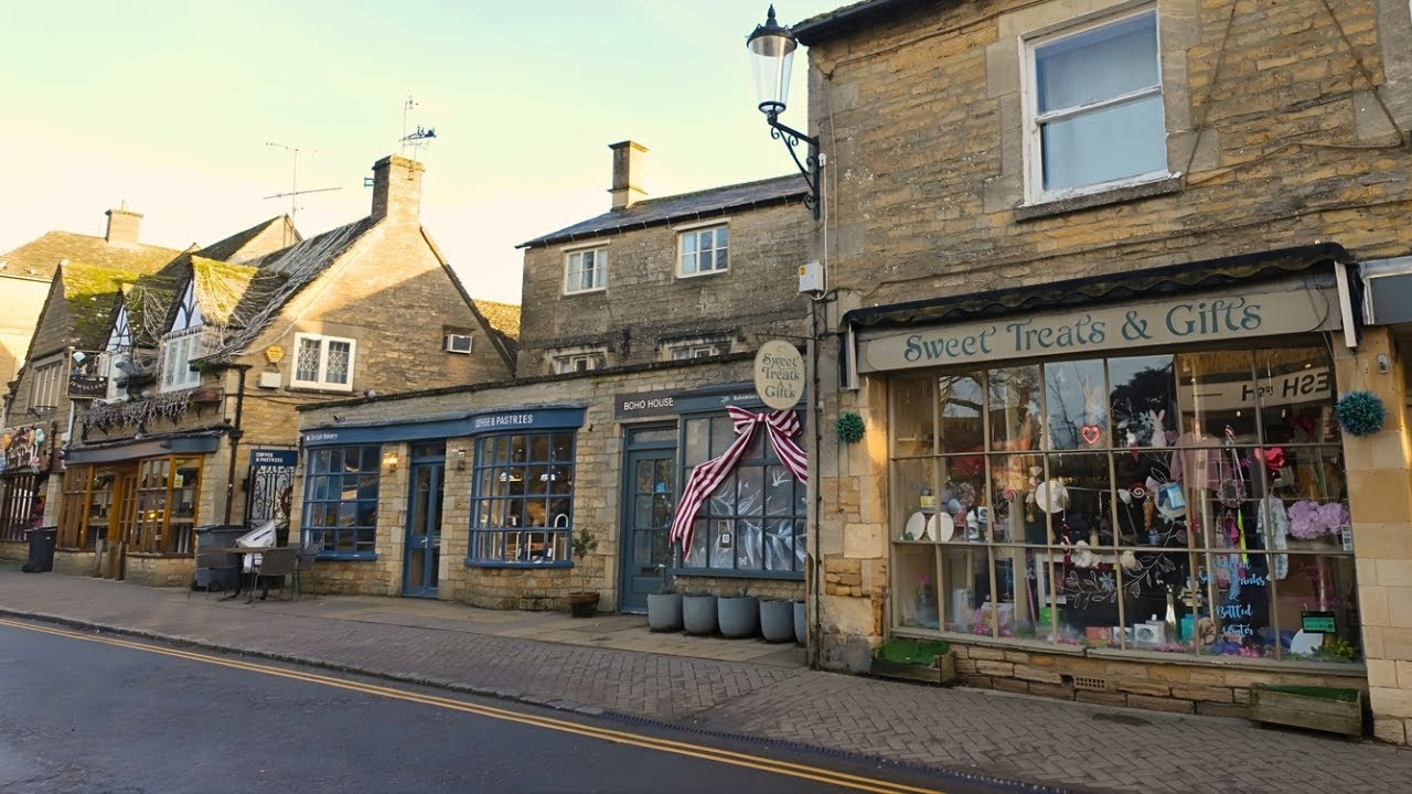 Luxury Window Shopping in Bourton on the Water 🇬🇧 | Beautiful Cotswolds Walking Tour 4K