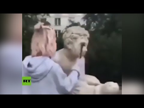 Vídeo: Instagrammer Polaco Rompe La Nariz De Una Estatua De 200 Años