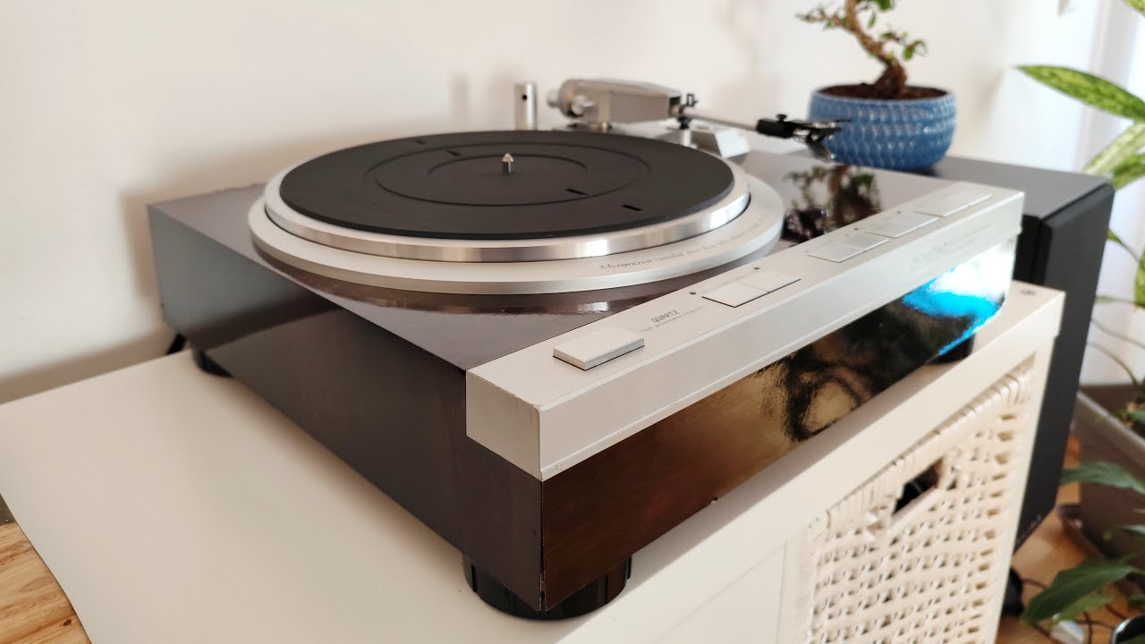 Denon DP 47F Turntable