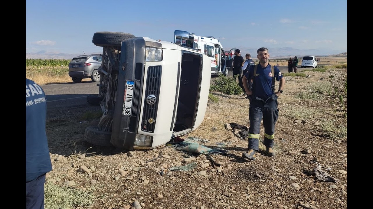 Adıyaman’da tarım işçilerini taşıyan minibüs devrildi; 12 yaralı